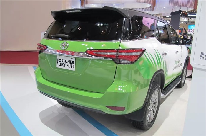 Toyota Fortuner flex fuel rear quarter 